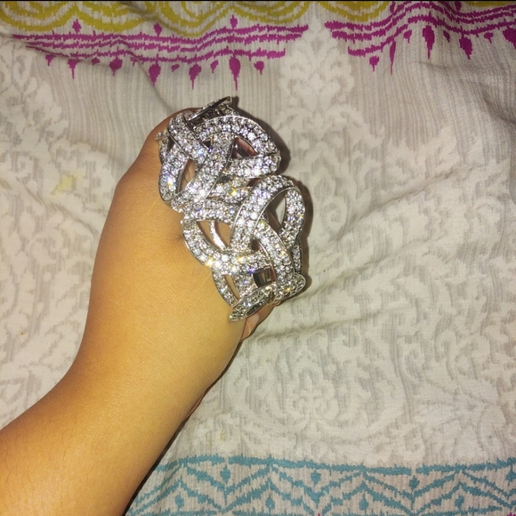 Silver Crystal Rhinestone Clasp Bracelet EUC - Picture 8 of 10